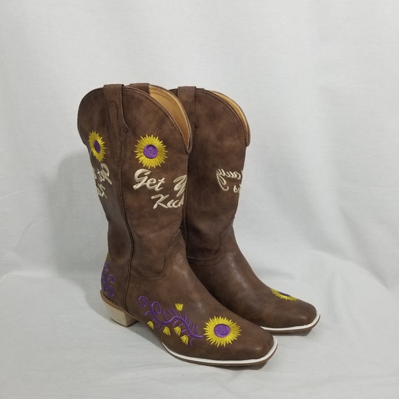 no brand listed Shoes - 🌻Embroidery sunflower boots🌻